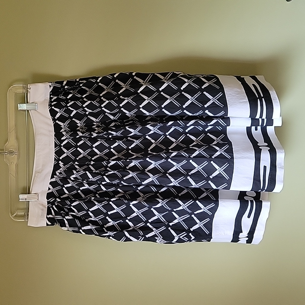 Autograph New Yourk black and  white patterned skirt vintage